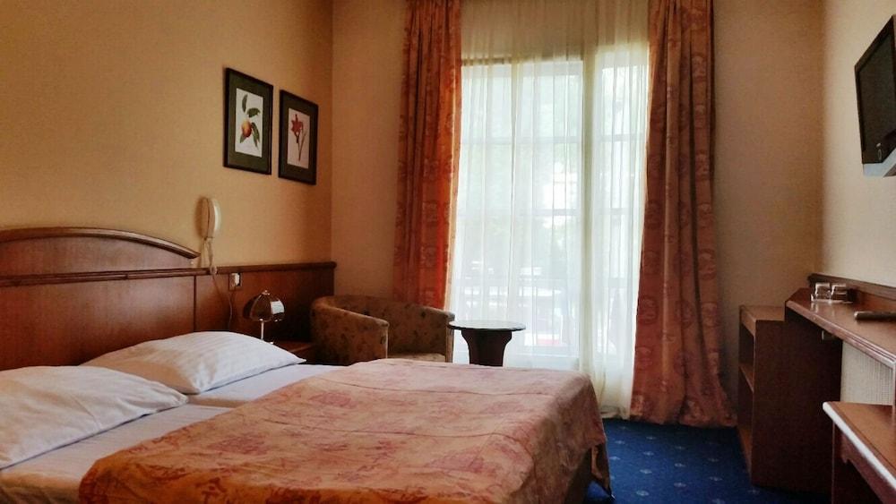 Kavalir Hotel Prague Ngoại thất bức ảnh