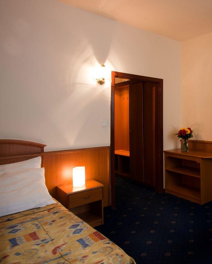 Kavalir Hotel Prague Ngoại thất bức ảnh
