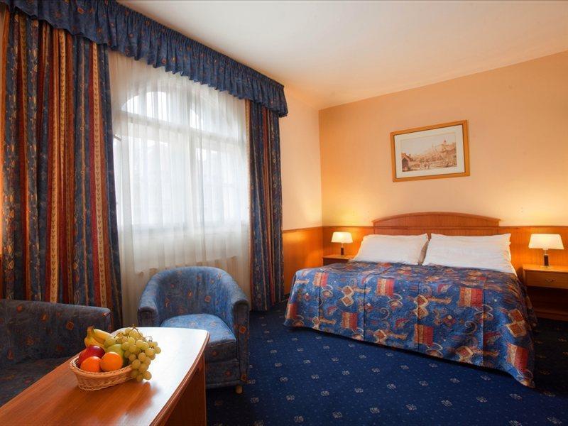 Kavalir Hotel Prague Ngoại thất bức ảnh