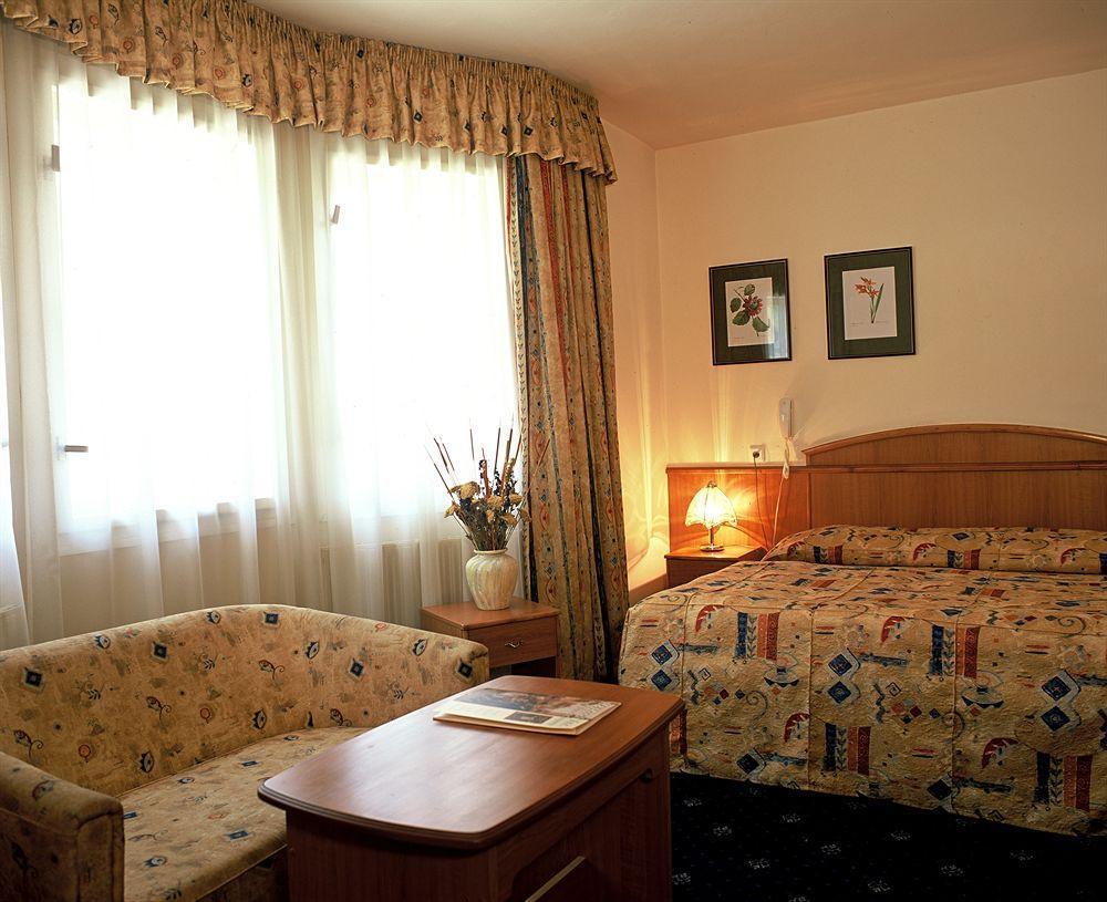 Kavalir Hotel Prague Ngoại thất bức ảnh