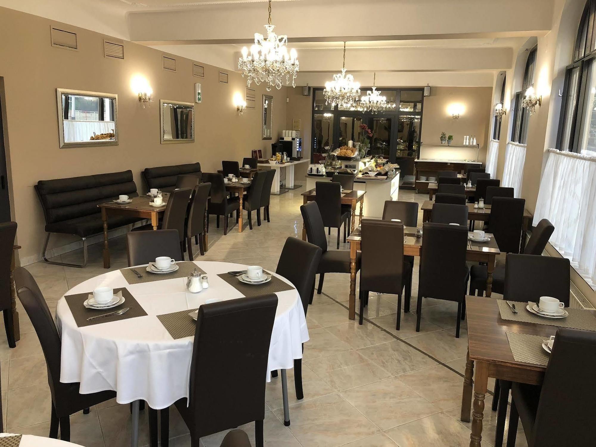 Kavalir Hotel Prague Ngoại thất bức ảnh