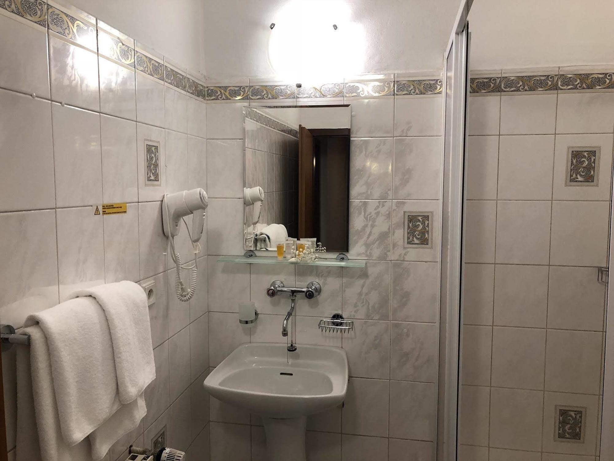 Kavalir Hotel Prague Ngoại thất bức ảnh