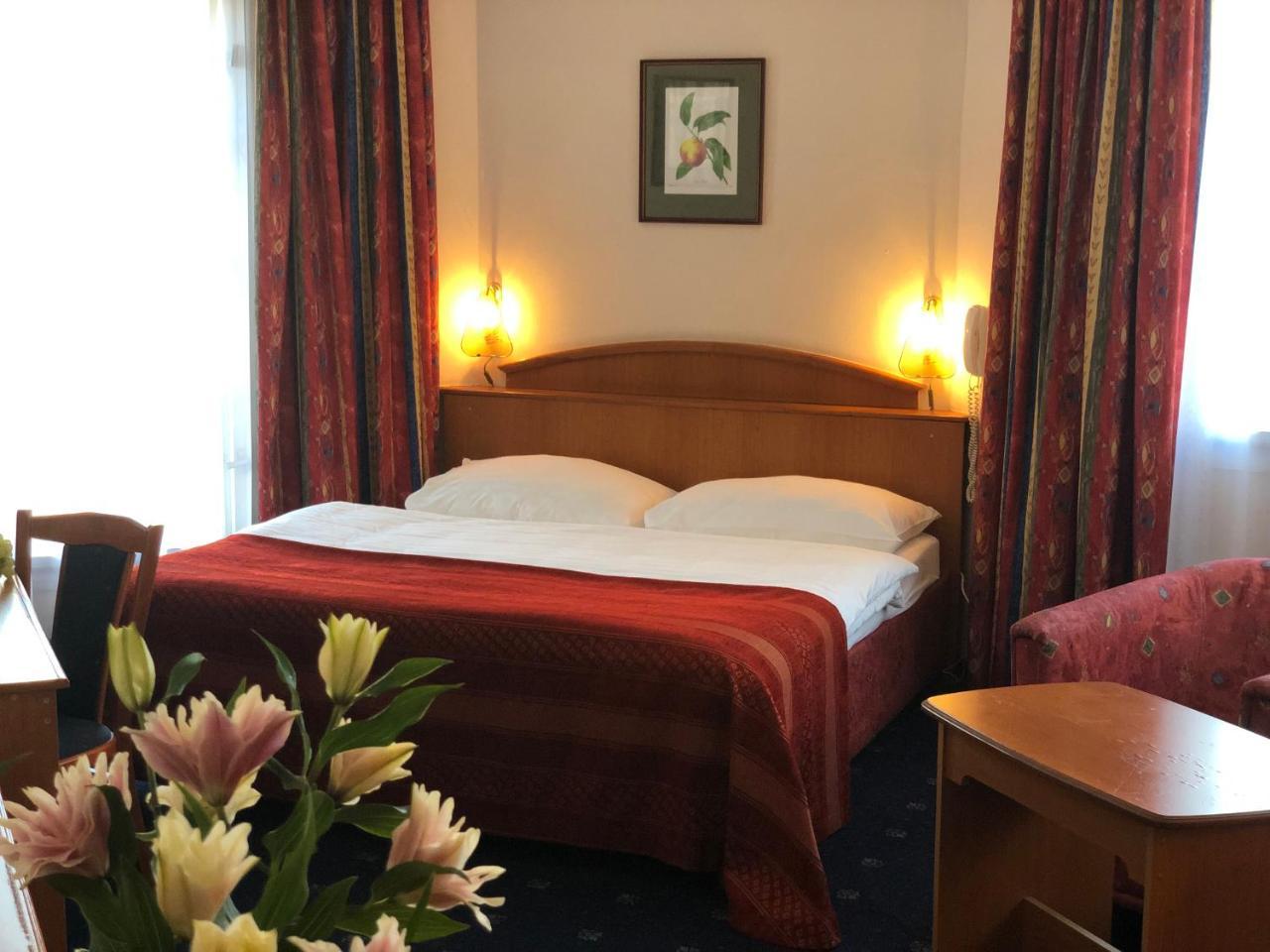 Kavalir Hotel Prague Ngoại thất bức ảnh