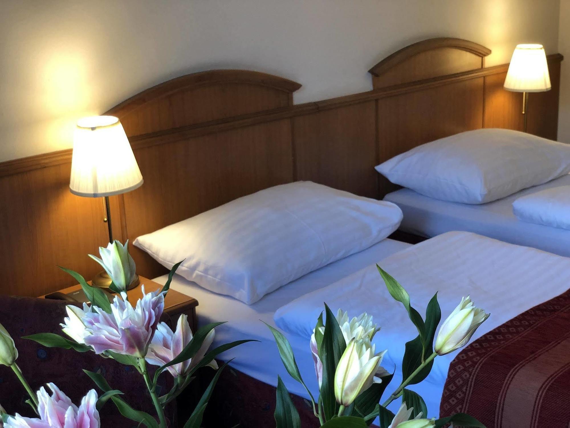 Kavalir Hotel Prague Ngoại thất bức ảnh